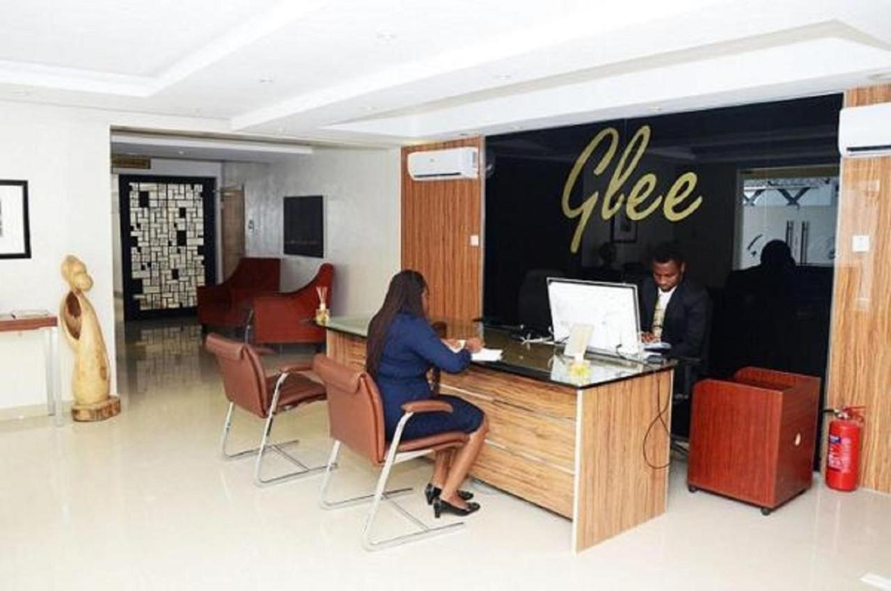 Glee Hotel Aliayabiagba Esterno foto