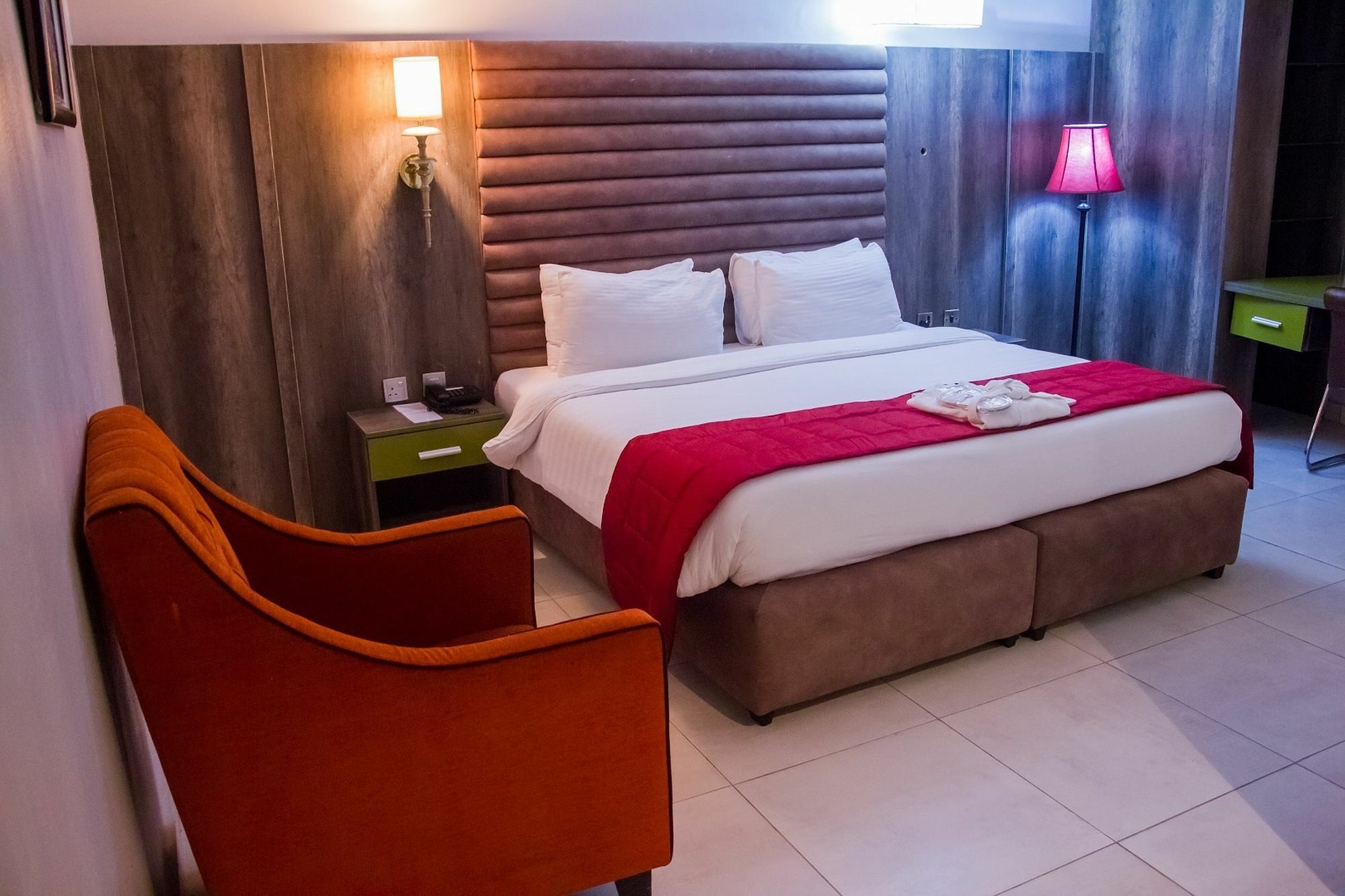 Glee Hotel Aliayabiagba Esterno foto