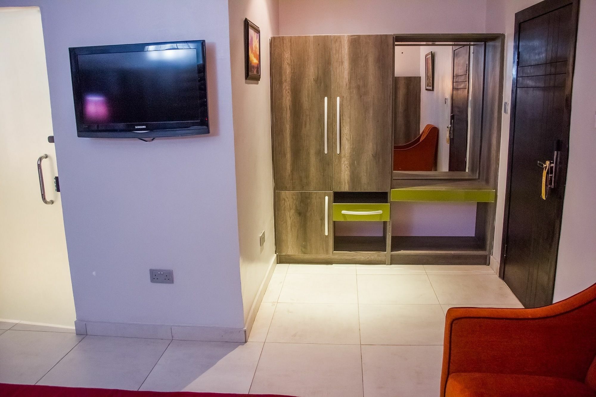 Glee Hotel Aliayabiagba Esterno foto